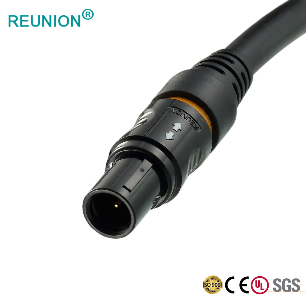 Cable mount male and female push-pull connectors for Test and measurement equipment